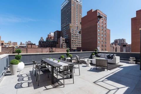 3BR Penthouse with Massive Private Rooftop Hôtel in Roosevelt Island