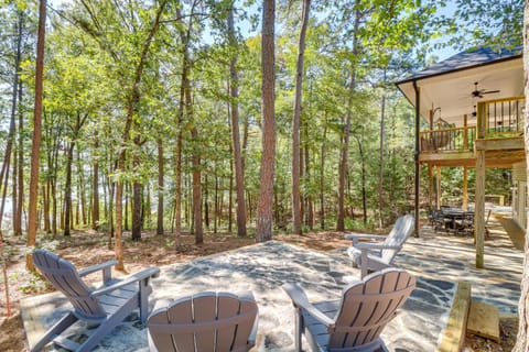 Luxury Lakefront Retreat with Deck and Patio! House in Greers Ferry Lake