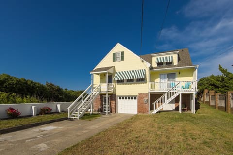 Harshaw Beach House - North End Oceanfront Casa in Virginia Beach