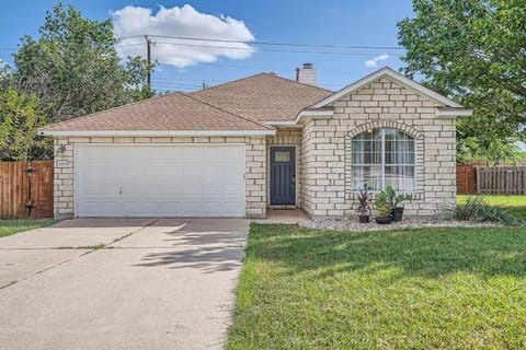 Pet-Friendly Charm & Comfort Condo in Pflugerville