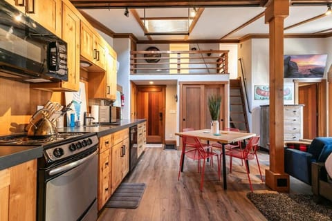 Studio with Incredible Location in Tahoe City Apartment in Lake Tahoe