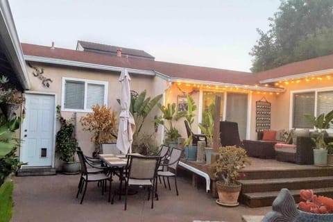 Relax MB! Newly Updated 4BR/2BA Spacious, Excellent Location House in Manhattan Beach