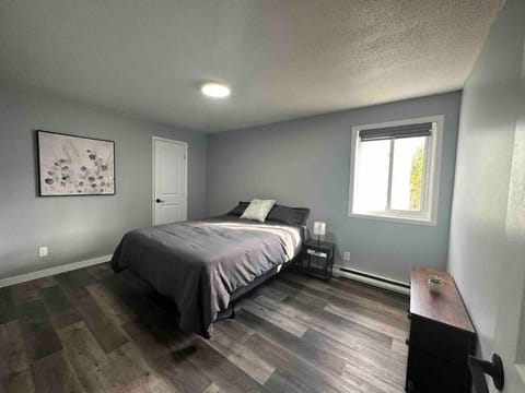 Freshly Renovated 2 bedroom unit Condo in Cornwall
