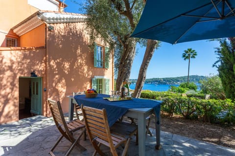 Patio, Dining area, Sea view