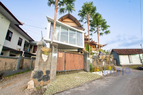 Property building, Street view