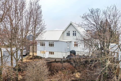 Cozy Central Hafnarfjörður - Reykjavík zone House in Southern Peninsula Region