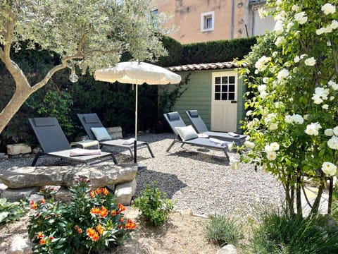 B&B Temps Suspendu Provence Bed and Breakfast in Pernes-les-Fontaines