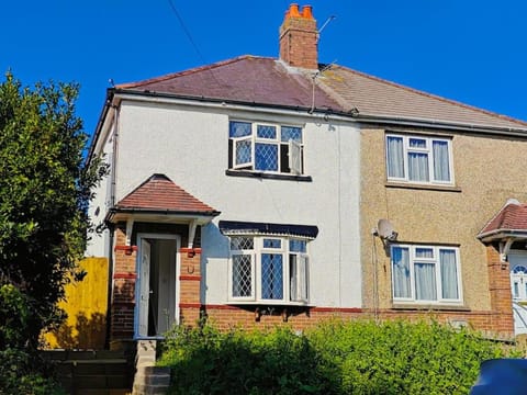 Stunning 4 bed House Ideal for Contractors House in Southampton