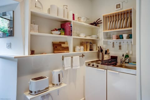 Coffee/tea facilities, Kitchen or kitchenette