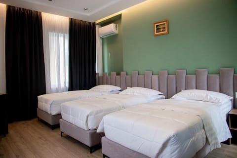 Bed, Photo of the whole room, Bedroom, air conditioner