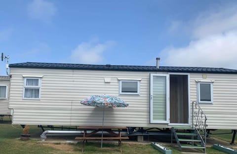 LillyPad Caravan Campground/ 
RV Resort in Selsey