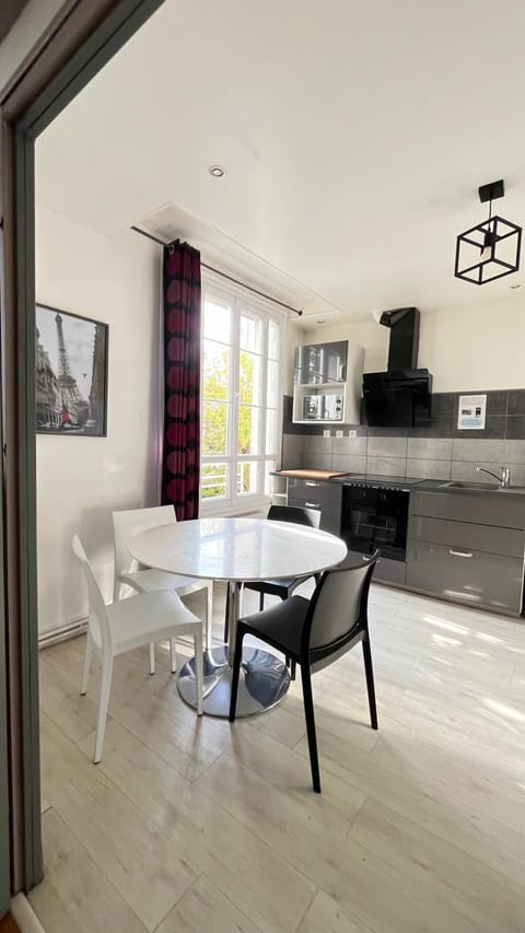 Dining area, kitchen