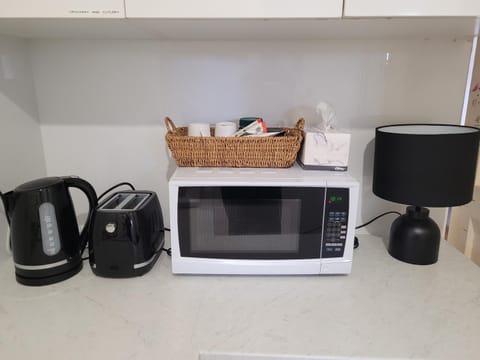 Coffee/tea facilities, Kitchen or kitchenette, minibar, toaster