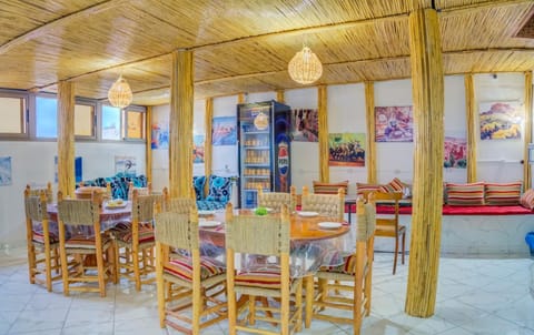 Restaurant/places to eat, Dining area, kitchen