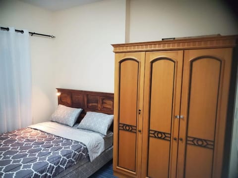 bed space available in al majaaz 1 sharjah Condo in Al Sharjah