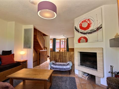 Chalet spacieux sur les pistes avec cheminée et WiFi - FR-1-455-242 Chalet in Mâcot-la-Plagne