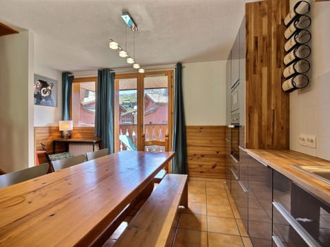 Chalet spacieux sur les pistes avec cheminée et WiFi - FR-1-455-242 Chalet in Mâcot-la-Plagne