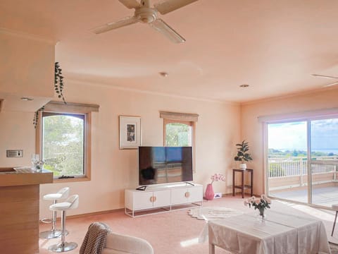 Oceanview 4B2B Two-story House with Big Balcony! House in Frankston