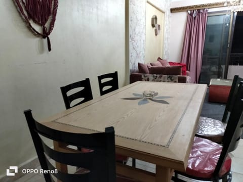 Cozy Apartment in Maadi ring road with smart TV Apartment in Cairo Governorate