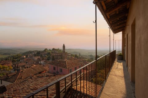 Property building, Day, Natural landscape, View (from property/room), Balcony/Terrace, Balcony/Terrace, Sunset