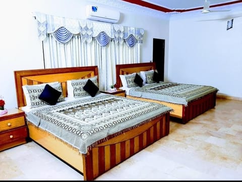 Galaxy Inn Bed and Breakfast in Karachi