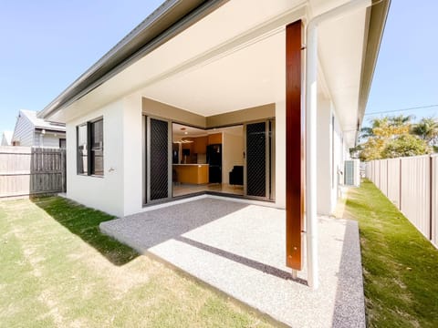 New Home close to Airport hospital Coles & Resto House in Mackay