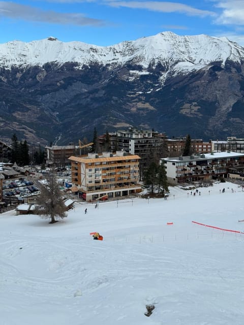 Appartement avec terrasse vue sur piste à Praloup Apartment in Uvernet-Fours