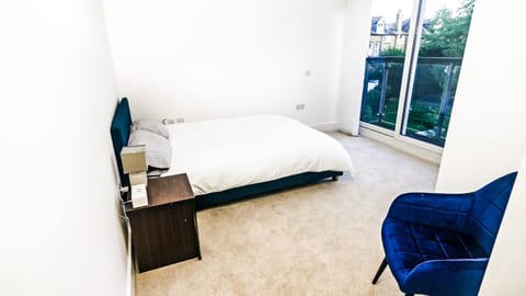Modern Spacious 2-Bed Apartment in London Condominio in Bromley