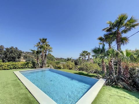 Luxueuse villa de 4 suites, climatisation, vue mer, piscine Villa in Grimaud