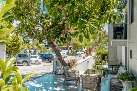 Neighbourhood, Garden view, Street view, Location, Parking