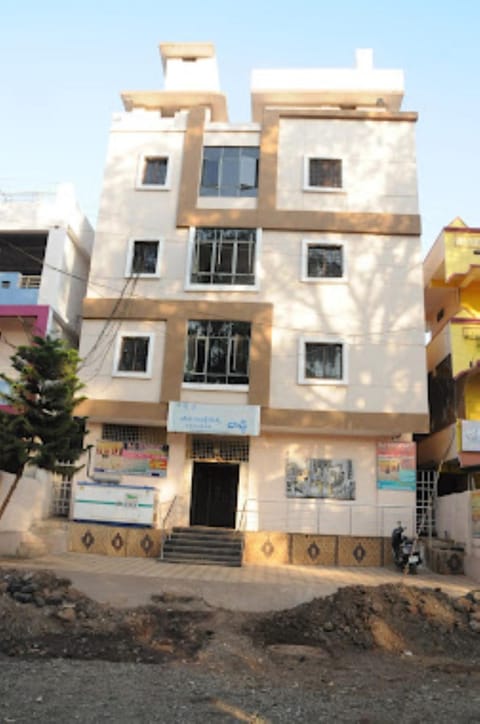 RJ Comforts Hotel And Lodging, Vikarabad Hôtel in Telangana