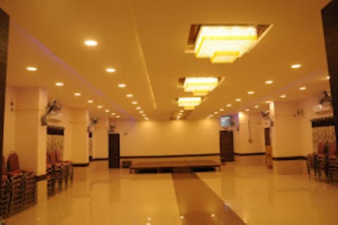 RJ Comforts Hotel And Lodging, Vikarabad Hotel in Telangana