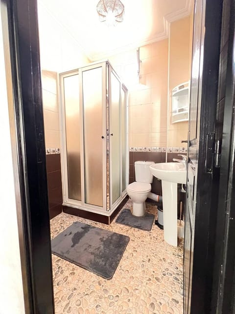 Shower, Toilet, Bathroom, Photo of the whole room