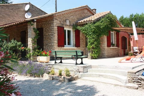 Facade/entrance, Balcony/Terrace