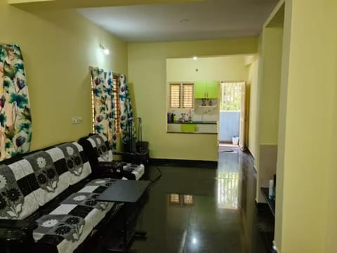 Ground Floor - 2BHK - East Facing corner villa at Gated community Vacation rental in Bengaluru