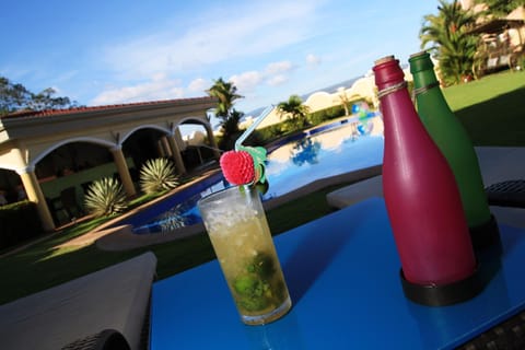 Patio, Day, Lounge or bar, Food and drinks, Pool view, Drinks, Alcoholic drinks