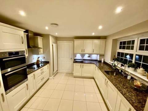 Showtime!, Luxury 5 bedroom house, with hot-tub! Casa in Barnard Castle