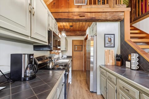 Evergreen Chalet House in Morristown