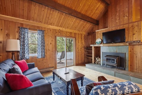 Evergreen Chalet House in Morristown