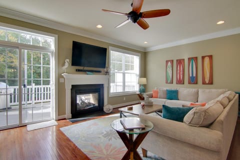Sunlit Rehoboth Beach Townhouse with Community Pool! House in Sussex County