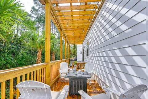 Florida Home - Grill and Pool Table, Walk to Beach House in Miramar Beach