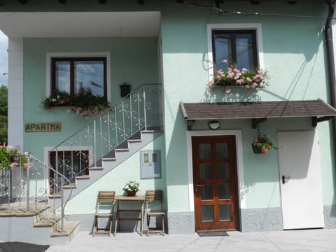 Facade/entrance, Street view