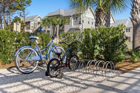 Neighbourhood, Natural landscape, Cycling, Area and facilities