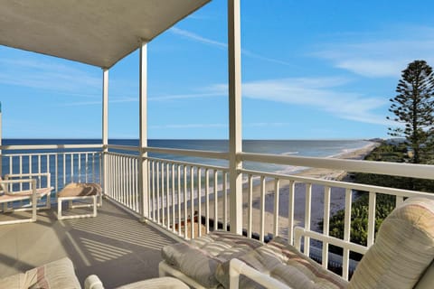Sandpiper Penthouse House in South Patrick Shores