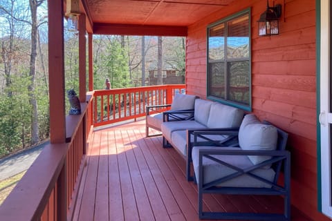 Bear Paw Cabin House in Union County