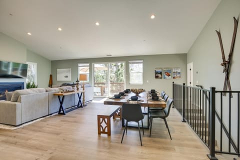 Newly Built Lakeview Home with Family Game Room! Haus in Lake Arrowhead