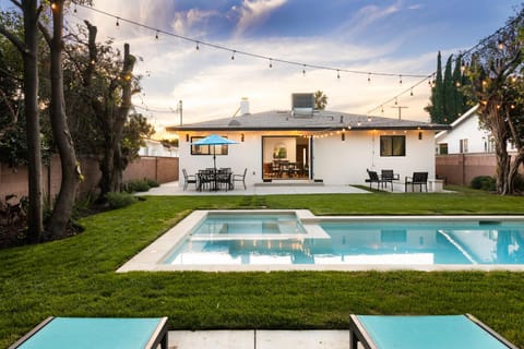 Beautiful Sherman Oaks 3BD Home with Pool Haus in Sherman Oaks