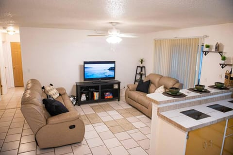32 Sunny Retreat With Fenced Yard And Garage House in Deltona