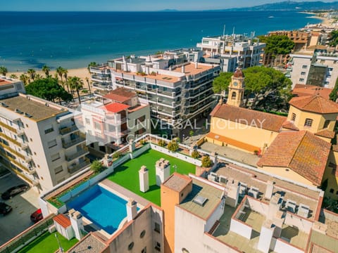 Bird's eye view, Swimming pool