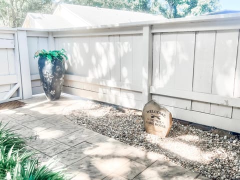 The Lakefront Cottage Chalet in Lake Conroe